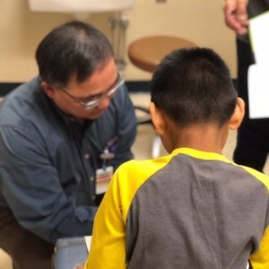 Dr-Vu-with-patient